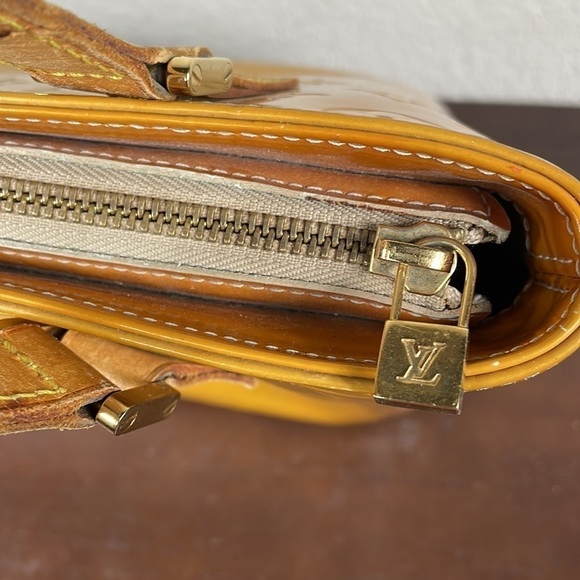 Louis Vuitton Houston Patent Leather Yellow Gold Shoulder Tote Bag Embossed - Picture 10 of 16